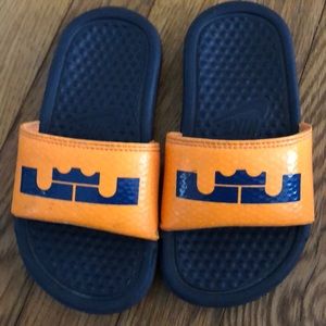 Little kid Nikr slides